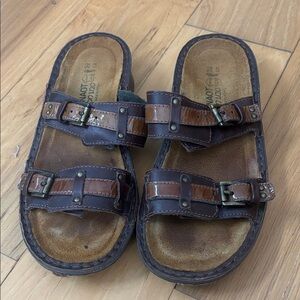 Naot slides burgundy and brown leather size 39 / 8.